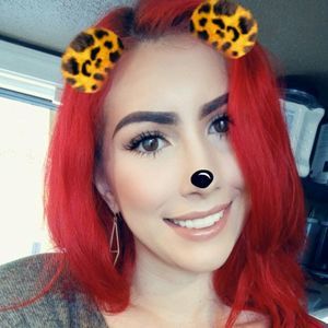 Meet your Posher, Cassandra